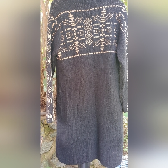 Cocogio Aztec Sweater Italy SZ.Med.NWT - Picture 5 of 9